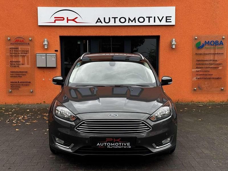 Grau Gebraucht 2015 Ford Focus Titanium Kombi | 7.990 € (Fairer Preis) - Bild 1/4