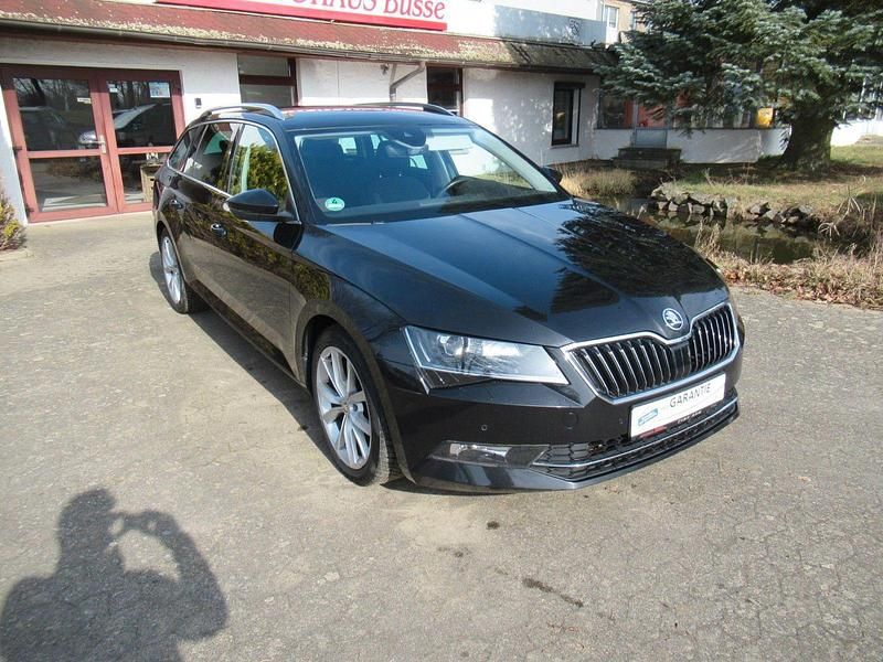 Gebraucht Skoda Superb Style 190 PS (139 kW) 2017 Schwarz Kombi