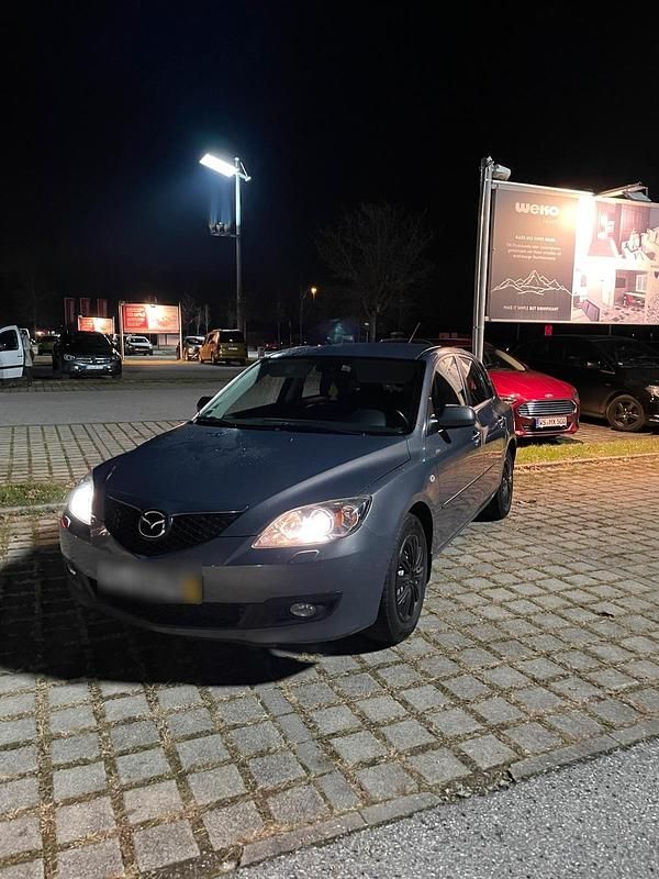 Grau Gebraucht 2008 Mazda 3 Kleinwagen | 1.450 € (Fairer Preis) - Bild 1/4