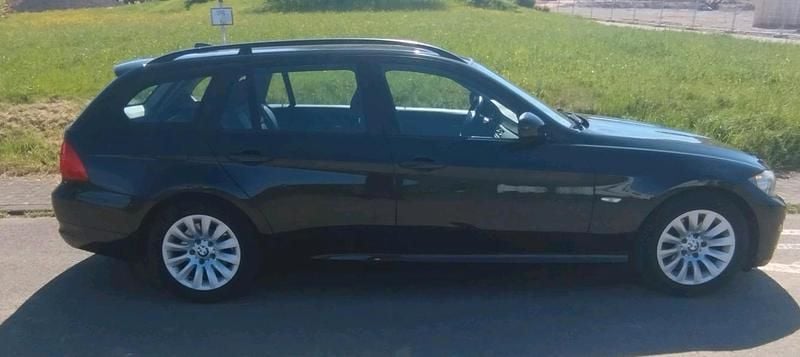 Second-hand BMW 320 177 CP (130 kW) 2009 Negru Break