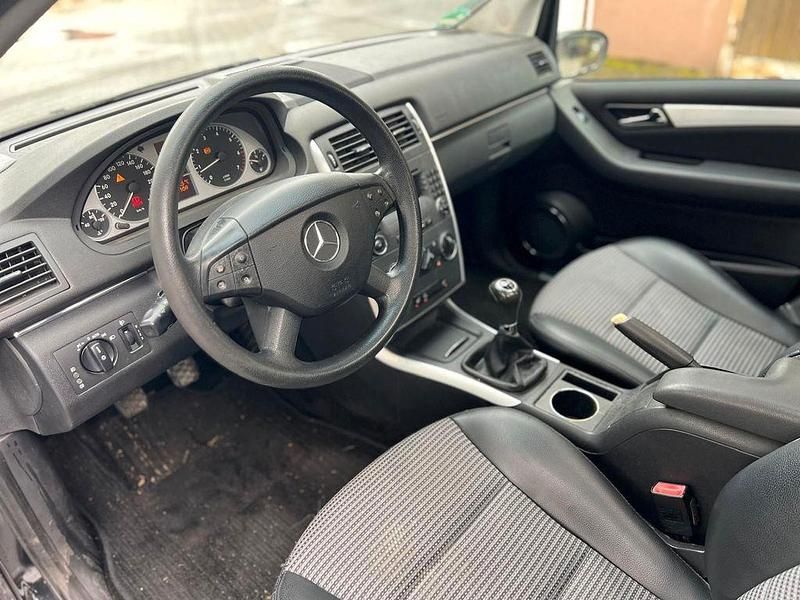 Gebraucht Mercedes B200 136 PS (100 kW) 2006 Schwarz Van / Kleinbus