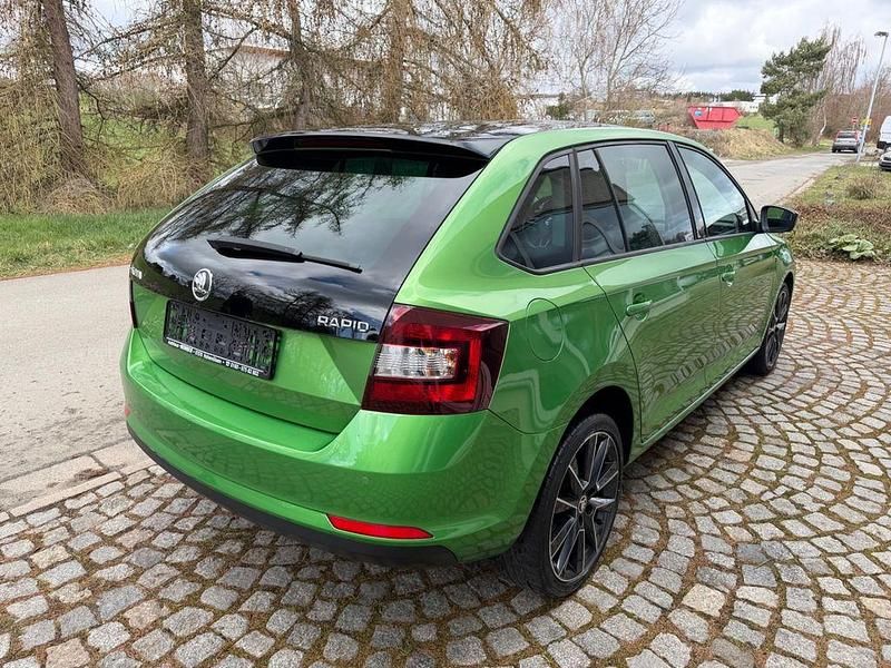 Gebraucht Skoda Rapid Style 105 PS (77 kW) 2014 Grün Kleinwagen