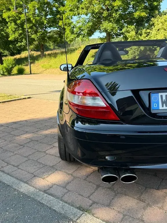 Gebraucht Mercedes SLK200 163 PS (119 kW) 2007 Schwarz Cabrio