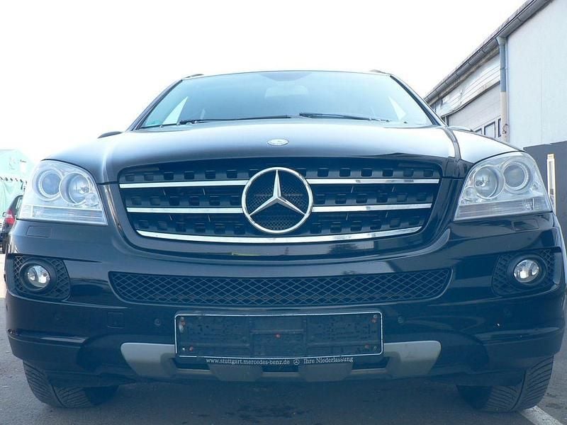 Gebraucht Mercedes ML320 224 PS (164 kW) 2007 Schwarz SUV