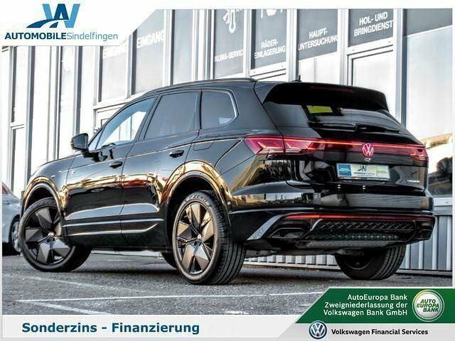 Gebraucht VW Touareg R 462 PS (339 kW) 2023 Grenadillschwarz metallic SUV