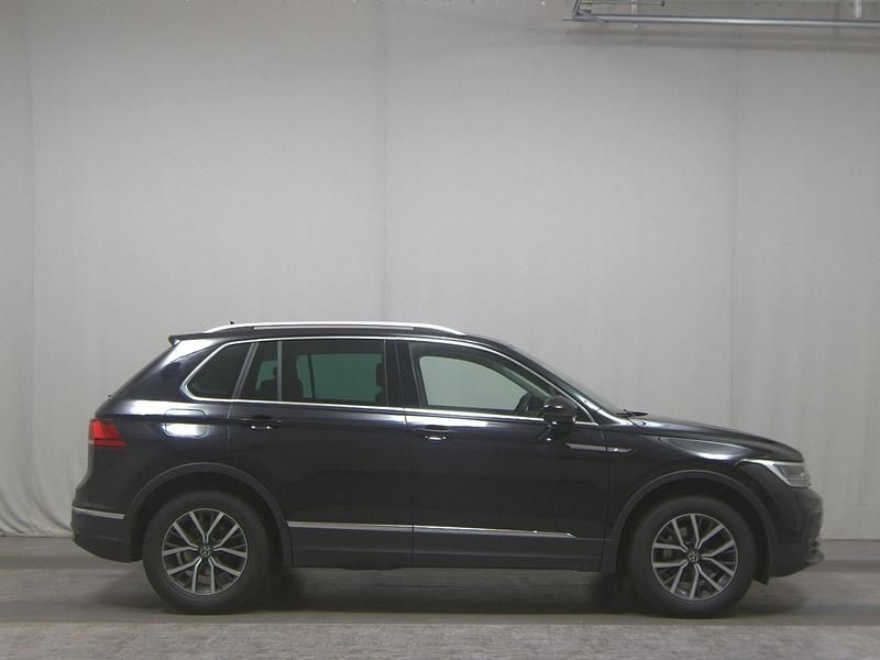 Schwarz Gebraucht 2022 VW Tiguan Life SUV | 21.280 € (Superpreis) - Bild 1/4