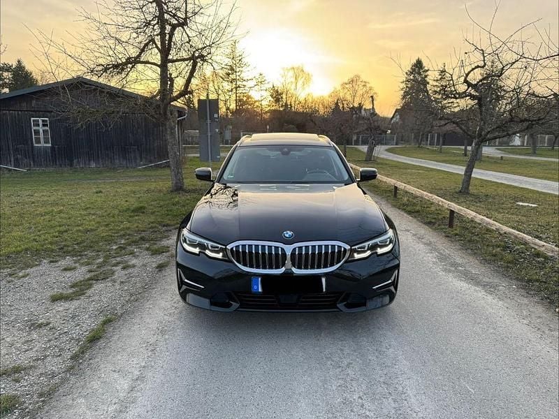 Gebraucht BMW 330 Luxury Line 258 PS (189 kW) 2021 Schwarz Kombi