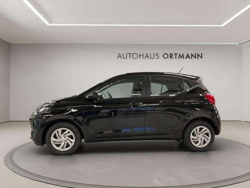Gebraucht Hyundai i10 Select 63 PS (46 kW) 2025 Phantom black / met Kleinwagen