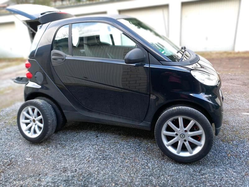 Gebraucht Smart ForTwo Coupé 61 PS (44 kW) 2008 Schwarz Coupé