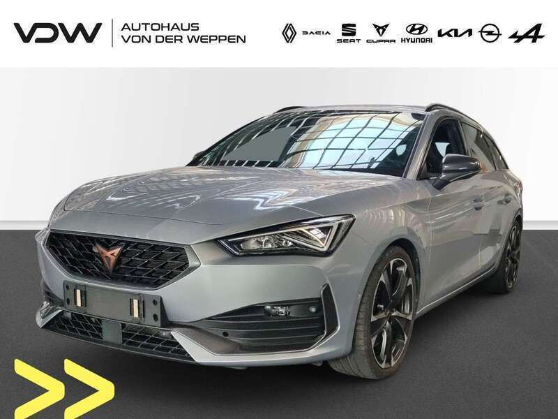 Urban silber Gebraucht 2022 Cupra Leon VZ Kombi | 32.880 € (Fairer Preis) - Bild 1/4