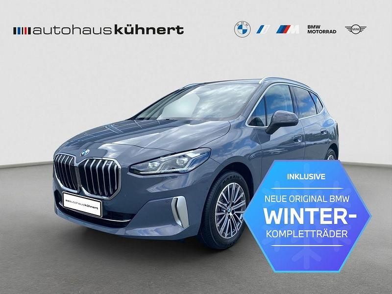 Sparkling kupfergrau metallic Neu 2025 BMW 218 Active Tourer Luxury Line Van / Kleinbus | 52.760 € - Bild 1/4