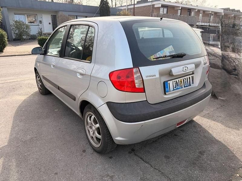 Gebraucht Hyundai Getz GLS 97 PS (71 kW) 2005 Silber Kleinwagen