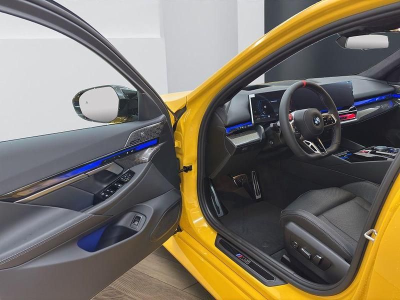 Neu BMW M5 Shadowline 727 PS (534 kW) 2025 Gelb Limousine