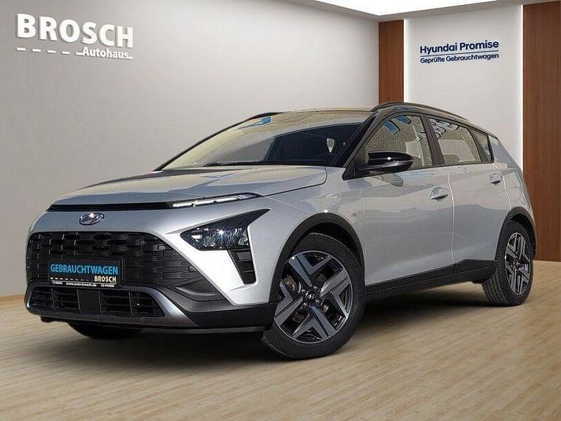 Sleek silver / phantom black Gebraucht 2021 Hyundai Bayon Intro Edition SUV | 18.911 € (Etwas zu teuer) - Bild 1/3