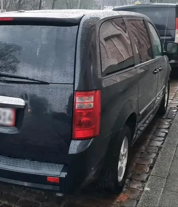 Gebraucht Dodge Grand Caravan SXT 193 PS (141 kW) 2008 Schwarz Van / Kleinbus