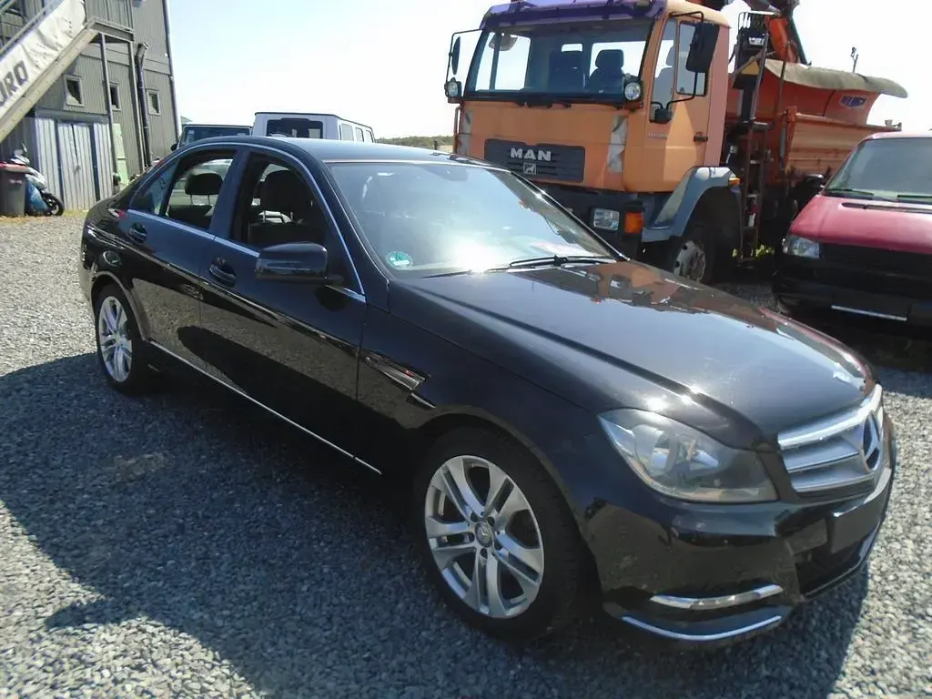 Gebraucht Mercedes C200 136 PS (100 kW) 2014 Schwarz Limousine