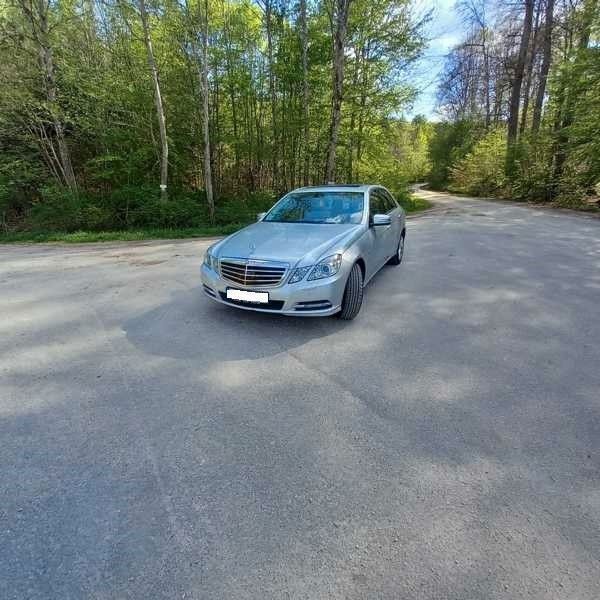 Silber Gebraucht 2011 Mercedes E200 Elegance Limousine | 17.900 € (Teuer) - Bild 1/4