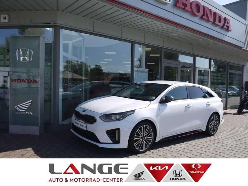 Deluxeweiss met. Gebraucht 2020 Kia ProCeed Kleinwagen | 22.975 € (Fairer Preis) - Bild 1/4