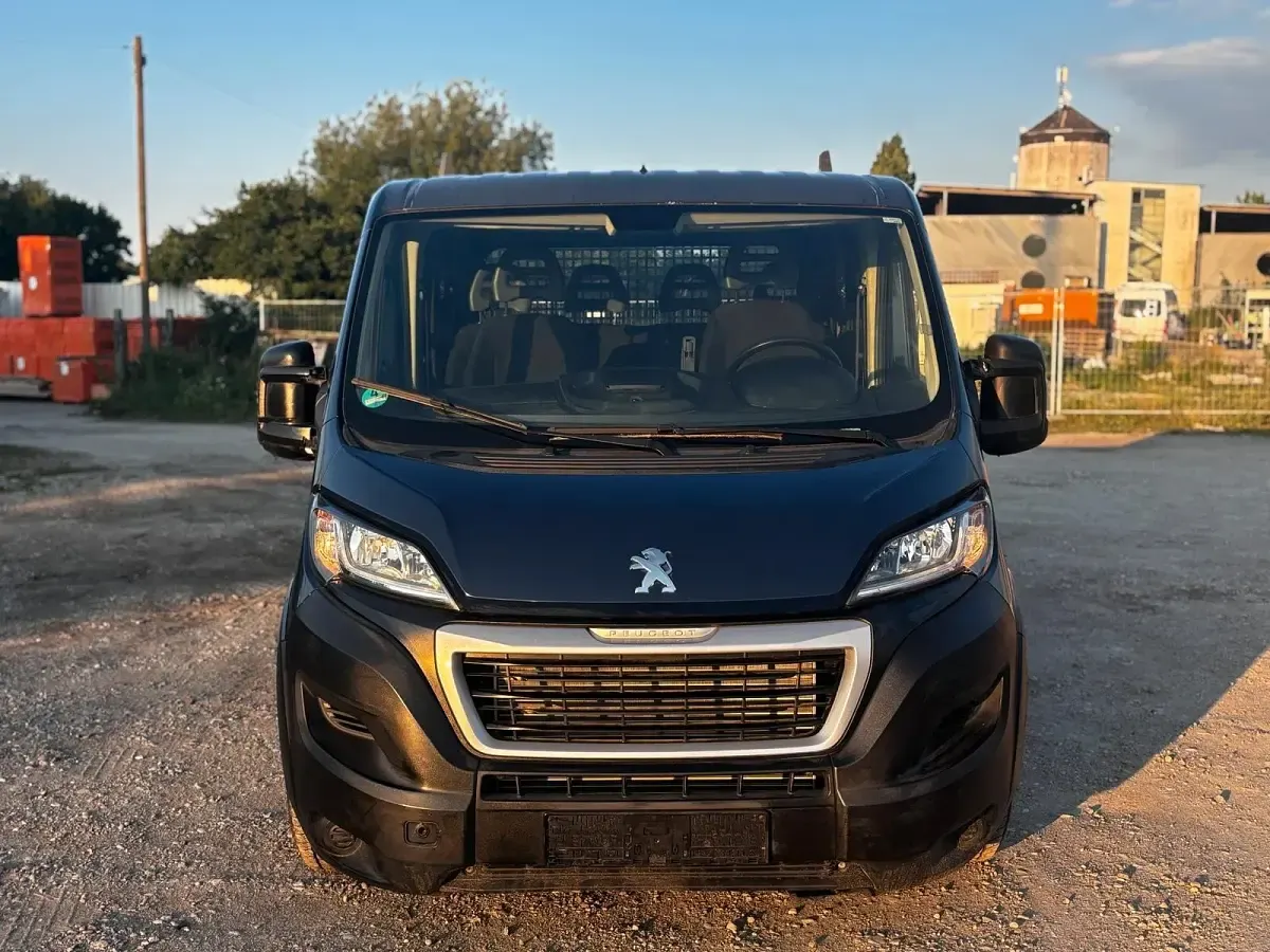 Gebraucht Peugeot Boxer 163 PS (119 kW) 2019 Blau Van