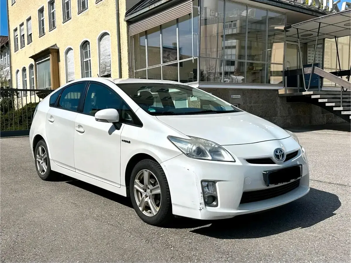 Gebraucht Toyota Prius 136 PS (100 kW) 2012 Weiß Limousine