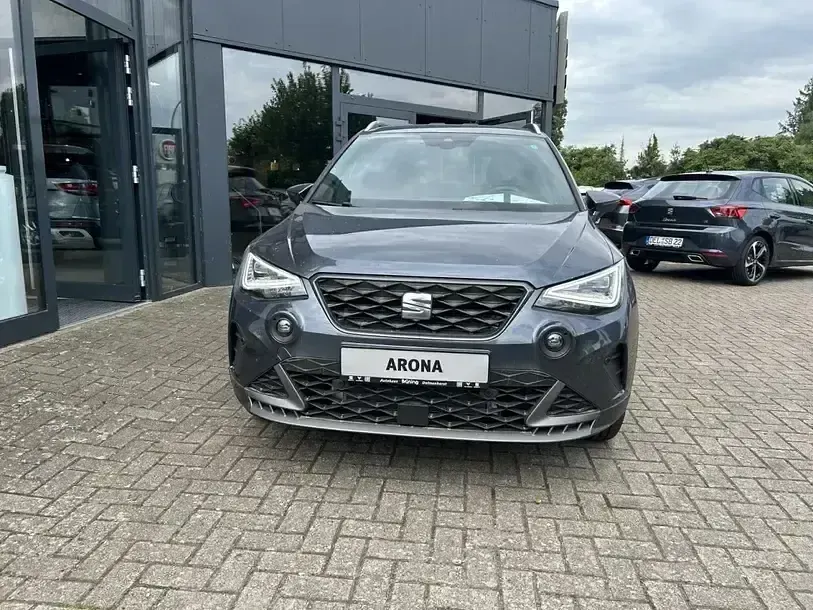 Gebraucht Seat Arona FR 110 PS (80 kW) 2024 Magnetic tech (grau) SUV