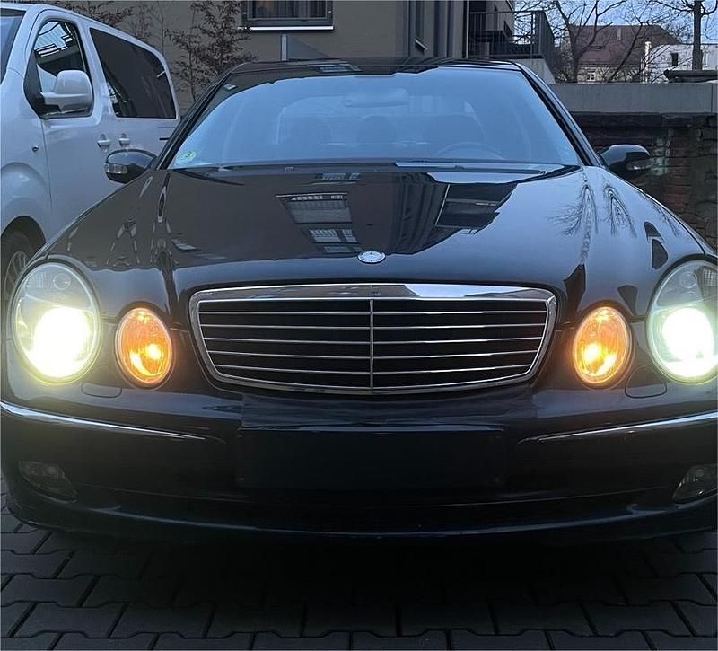 Gebraucht Mercedes E220 Avantgarde 150 PS (110 kW) 2002 Limousine