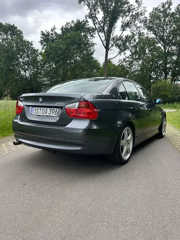 Gebraucht BMW 318 129 PS (94 kW) 2006 Grau Limousine