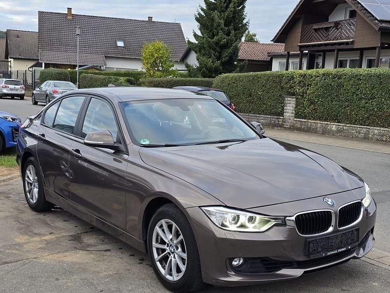 Gebraucht 2014 BMW 320 Comfort Edition Limousine | 12.999 € (Guter Preis) - Bild 1/4