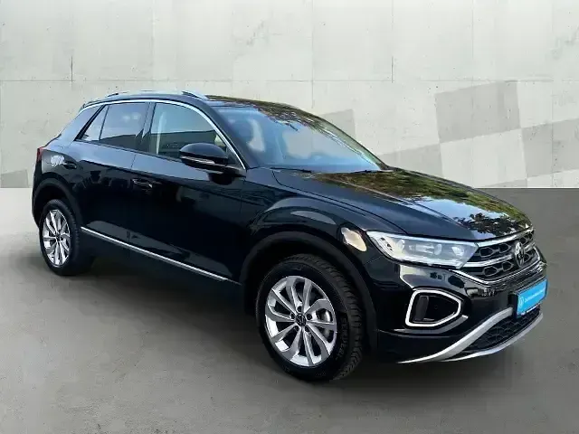 Usata VW T-Roc Style 150 CV (110 kW) 2023 Nero SUV