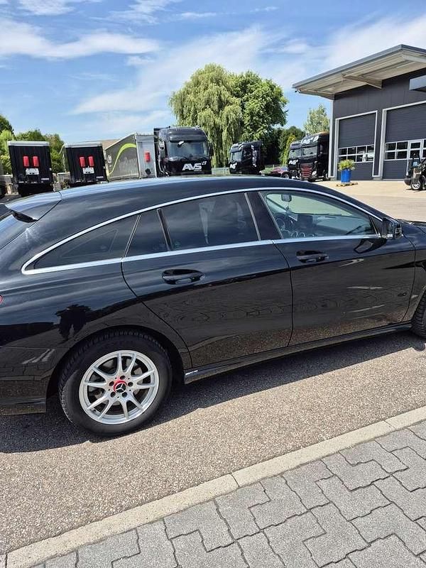 Gebraucht 2017 Mercedes CLA220 Shooting Brake Edition Kombi | 14.000 € (Fairer Preis) - Bild 1/4