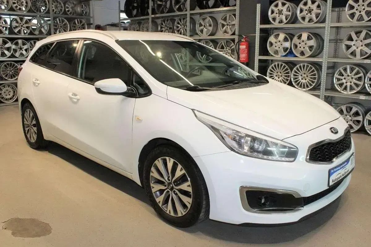 Gebraucht Kia Ceed Sportswagon 110 PS (80 kW) 2017 Cassa white Kombi