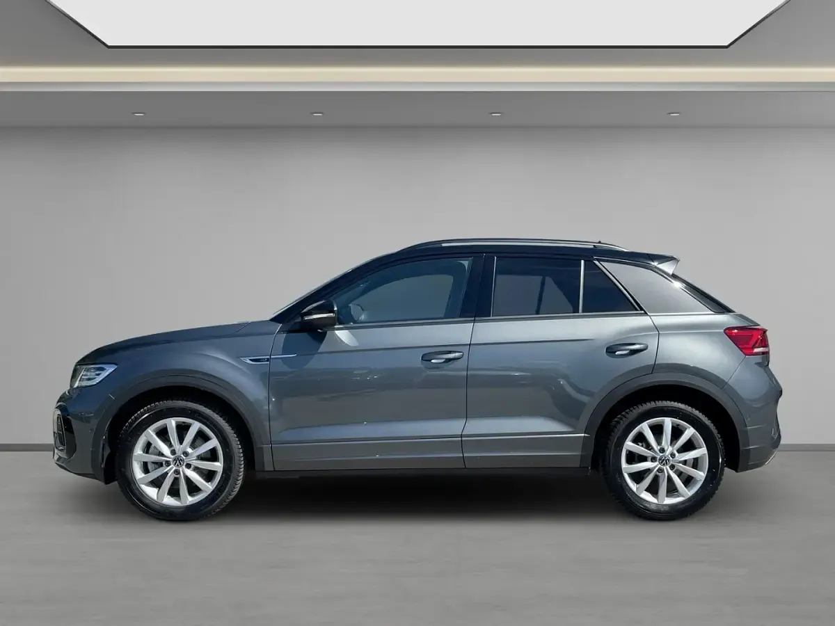 Gebraucht VW T-Roc R-line 150 PS (110 kW) 2025 Grau SUV