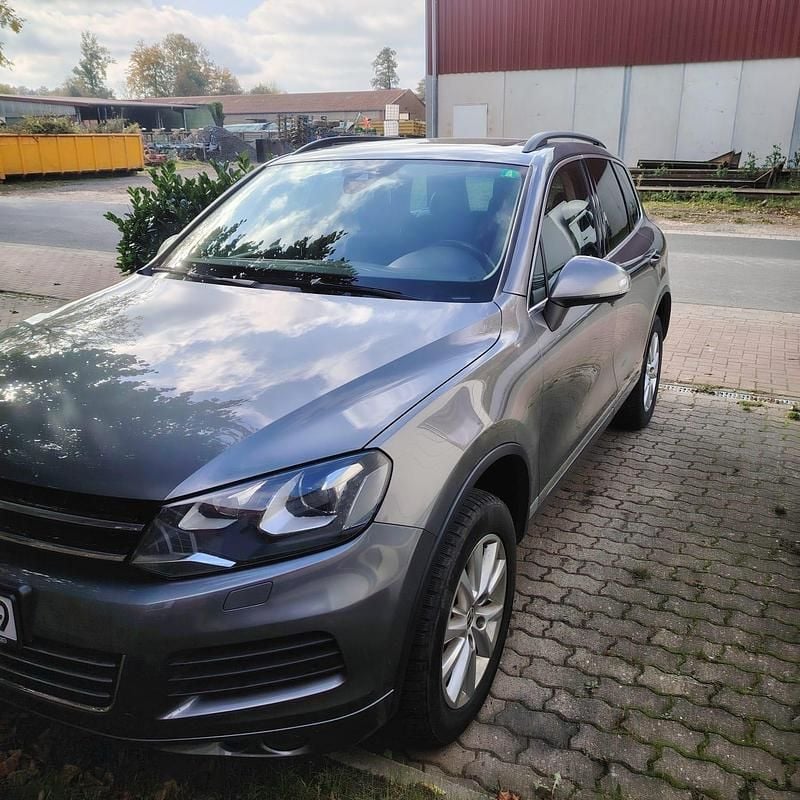 Grau Gebraucht 2014 VW Touareg SUV | 13.500 € (Fairer Preis) - Bild 1/4