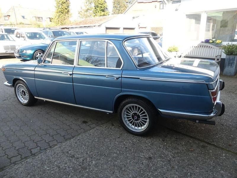 Usata BMW 2000 120 CV (88 kW) 1969 Blu Berlina