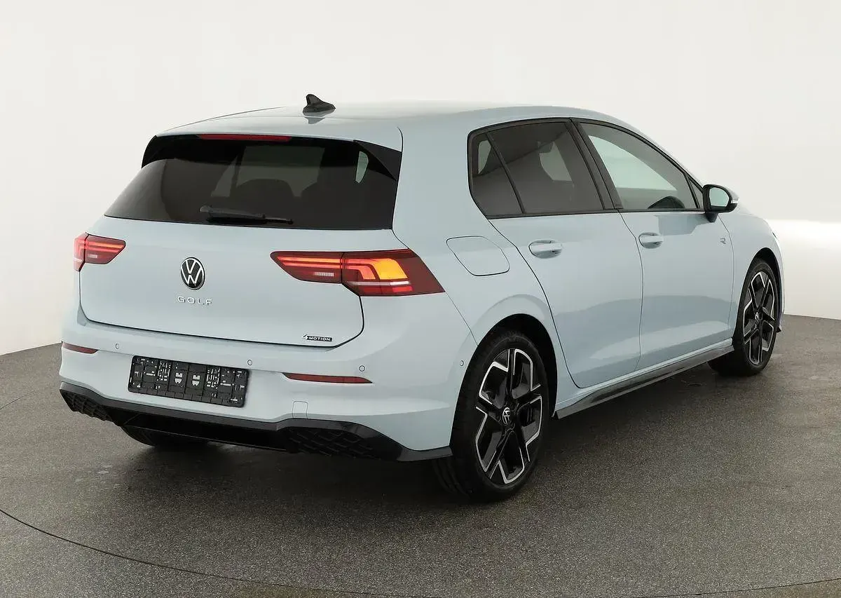 Neu VW Golf VIII R-line 2026 Crytsal blue metallic
