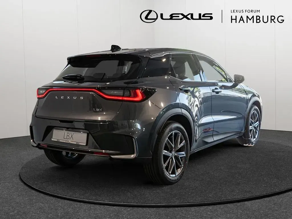 Neu Lexus LBX 136 PS (100 kW) 2026 Grau SUV