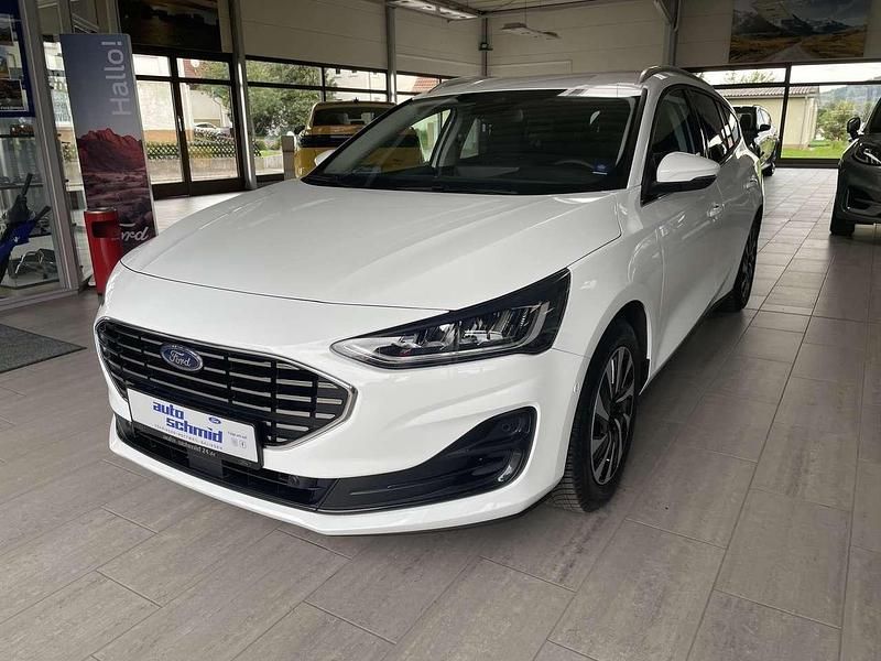 Frostweiß Gebraucht 2024 Ford Focus Titanium Kombi | 23.990 € (Guter Preis) - Bild 1/4