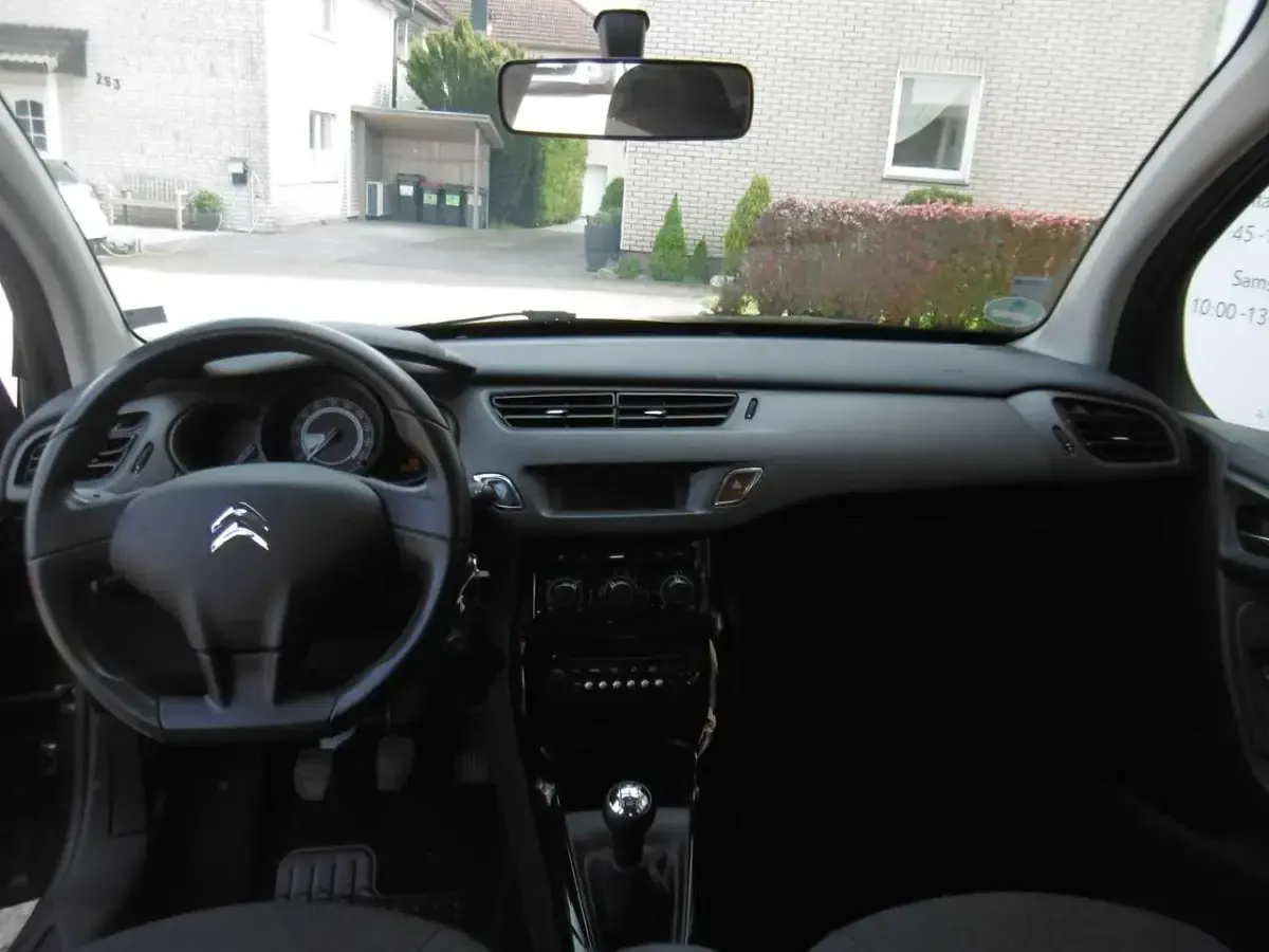 Gebraucht Citroën C3 82 PS (60 kW) 2015 Lack grau shark/metallic Kleinwagen