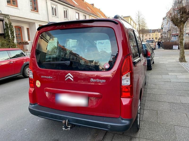 Gebraucht Citroën Berlingo 109 PS (80 kW) 2010 Rot Van / Kleinbus