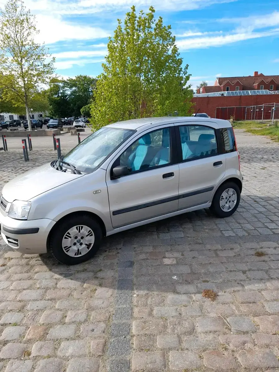 Używany Fiat Panda 60 KM (44 kW) 2004 Srebrny Hatchback