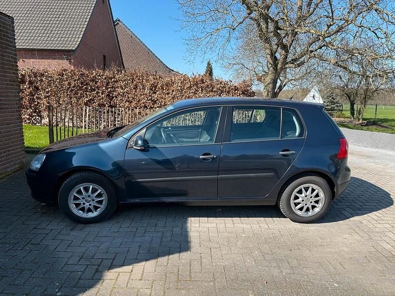 Gebraucht VW Golf V 75 PS (55 kW) 2005 Blau Kleinwagen