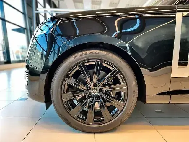 Second-hand Land Rover Range Rover 615 CP (452 kW) 2024 Negru SUV