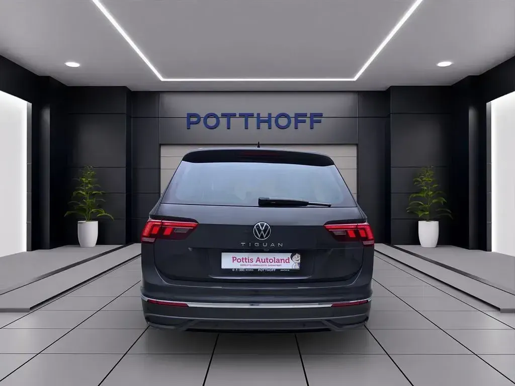 Używany VW Tiguan Active 150 KM (110 kW) 2022 Szary SUV