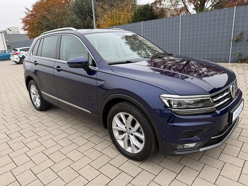 Blau Gebraucht 2019 VW Tiguan Highline SUV | 23.900 € (Teuer) - Bild 1/4