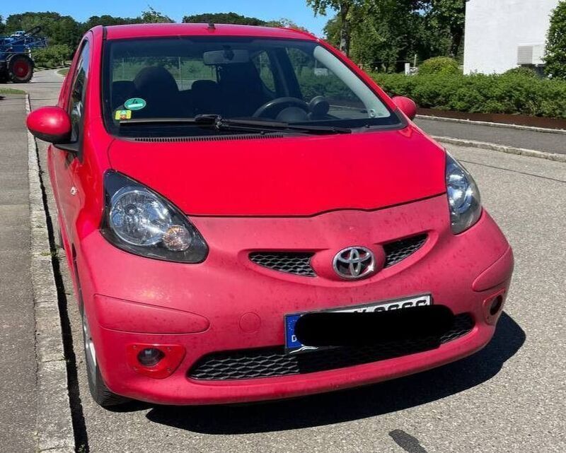 Rot Gebraucht 2006 Toyota Aygo Kleinwagen | 1.000 € (Guter Preis) - Bild 1/4