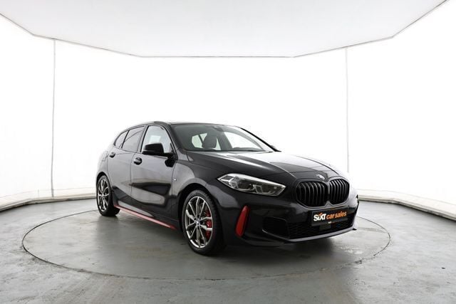 Schwarz Gebraucht 2023 BMW 128 M Sport Limousine | 28.880 € (Guter Preis) - Bild 1/2
