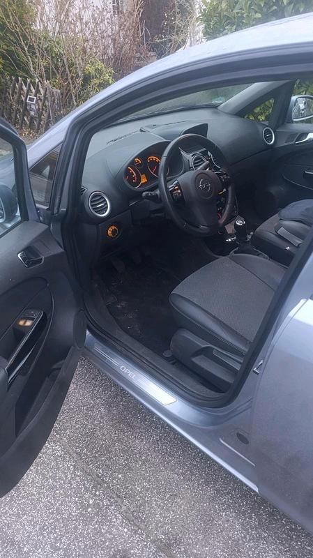 Gebraucht Opel Corsa 90 PS (66 kW) 2009 Grau Kleinwagen