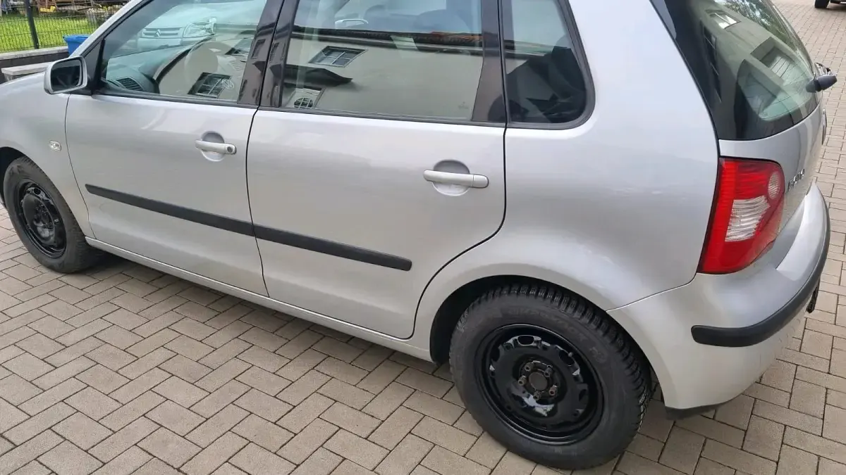Gebraucht VW Polo 64 PS (47 kW) 2003 Silber Kleinwagen