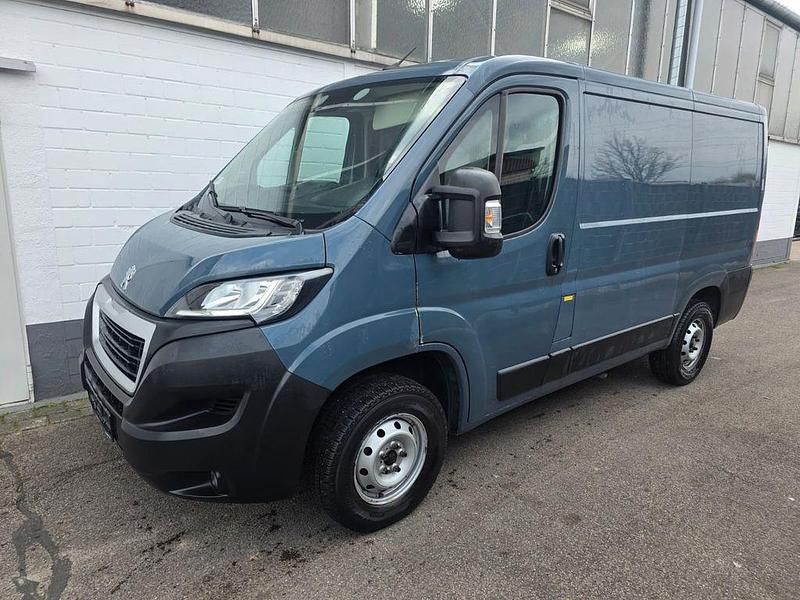 Gebraucht Peugeot Boxer 120 PS (88 kW) 2021 Grau Van