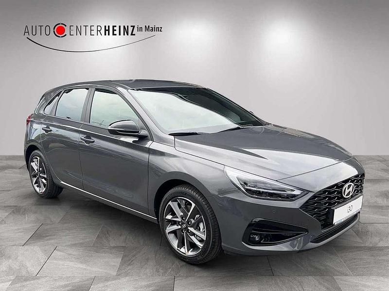 Neu Hyundai i30 Advantage 140 PS (102 kW) 2025 Ecotronic grey Limousine